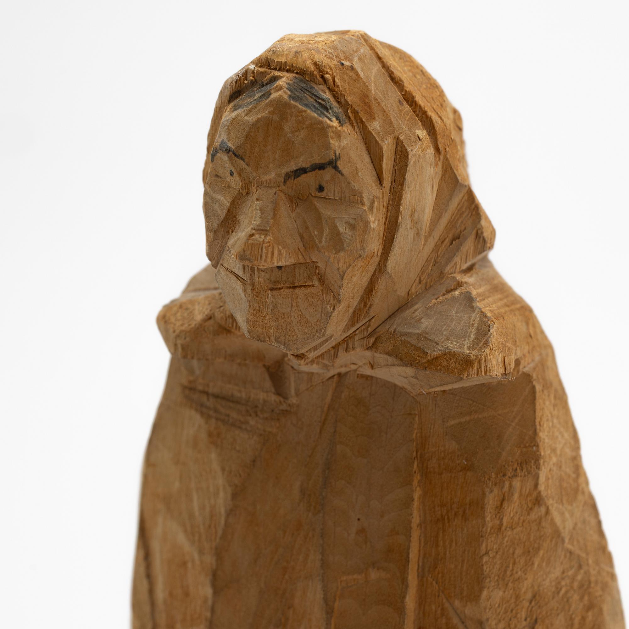 Axel Petersson Döderhultarn, figure, Old Woman, from "Auction".