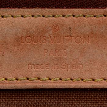 LOUIS VUITTON, a monogram canvas messanegr bag, "Abbesses".