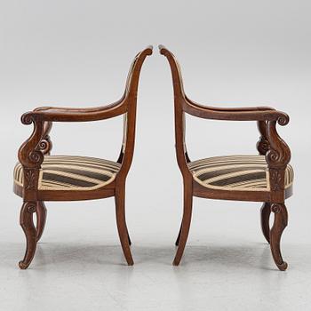 Karmstolar, ett par. empire, 1800-talets första hälft.