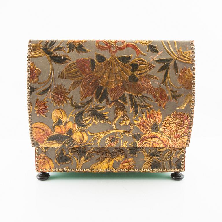 Casket in Baroque style, late 19th century.