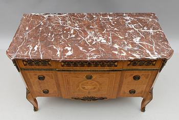 BYRÅ, gustaviansk stil, 1900-talets andra hälft.