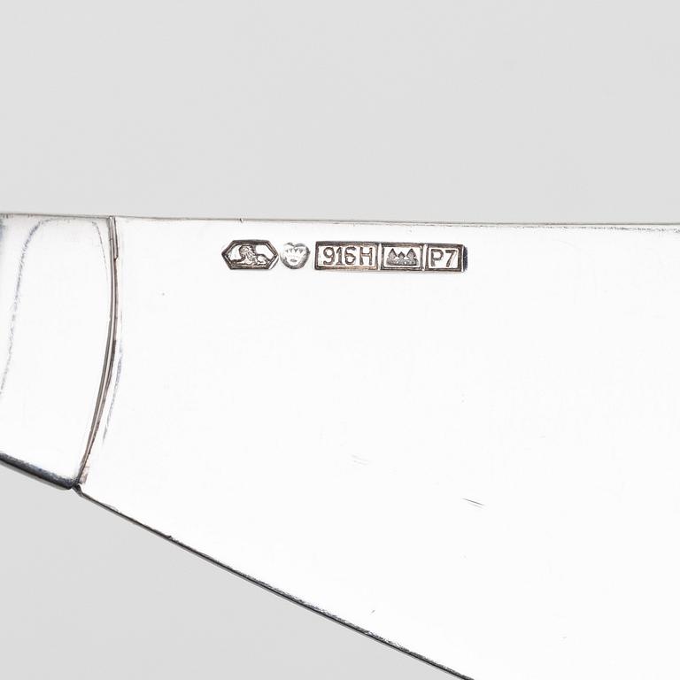 Tapio Wirkkala, A Finnish silver cutlery set, "Tapio", Kultakeskus Oy, Hämeenlinna, 1962-1990 (50 pieces).