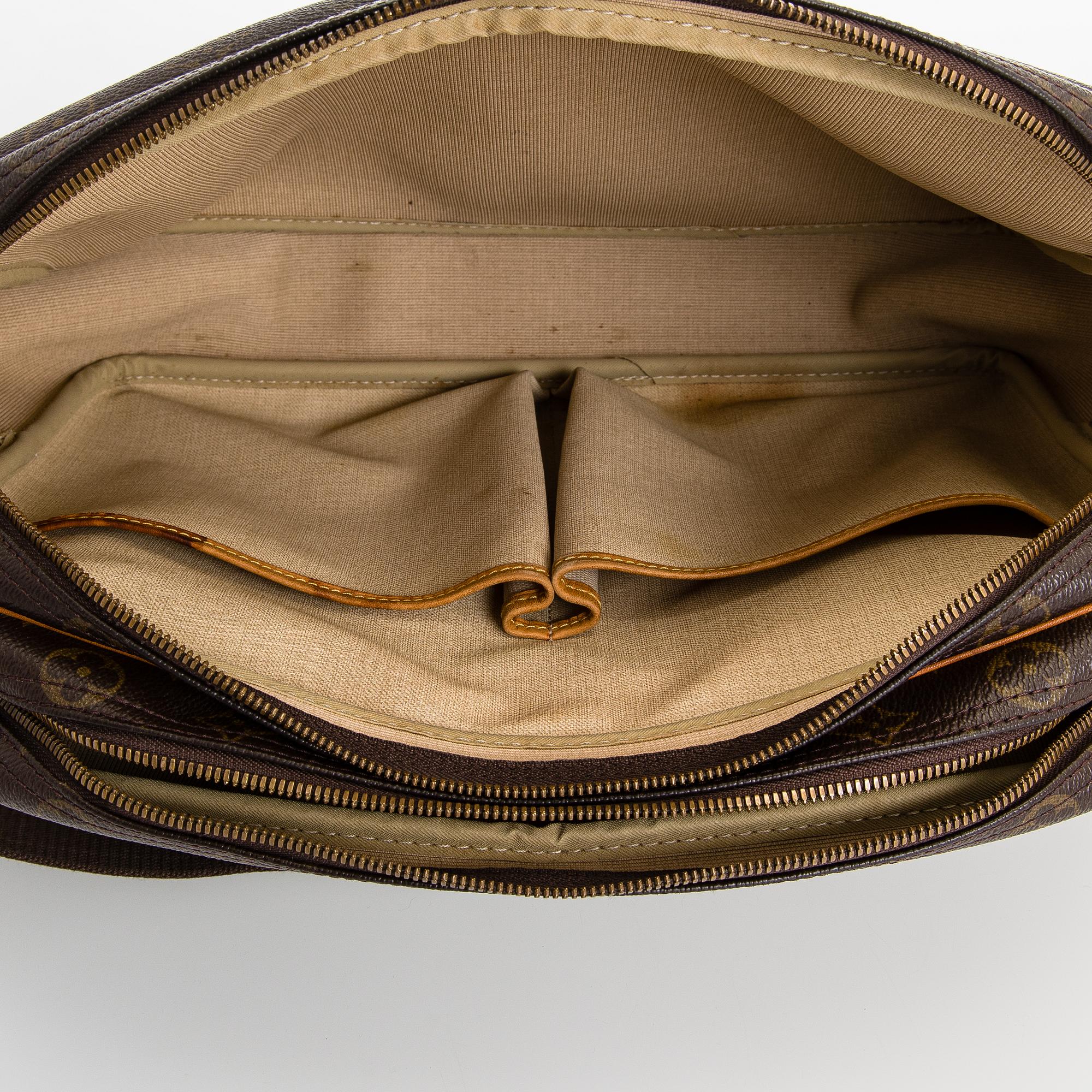 Louis Vuitton, Monogram 'Reporter GM' Shoulder Bag.