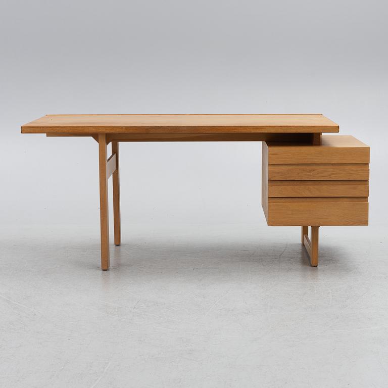 Olavi Hänninen, a 'Paletti' desk, HMN Huonekalu Mikko Nupponen, Lathis, Finland, 1960's.