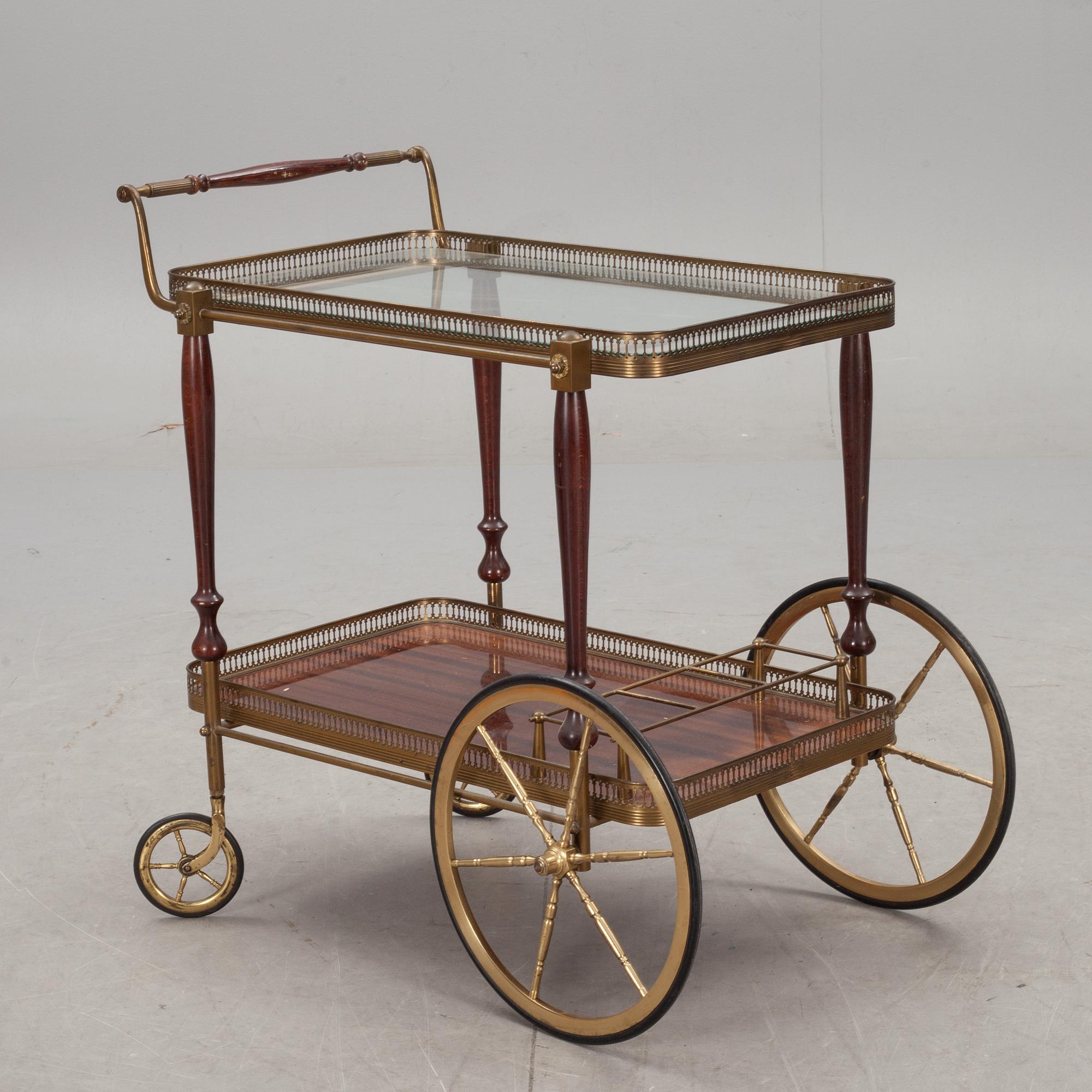 SERVERINGSVAGN, 1900-talets andra hälft.