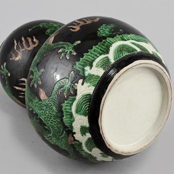 VAS, porslin, Kina, omkring sekelskiftet 1800/1900.