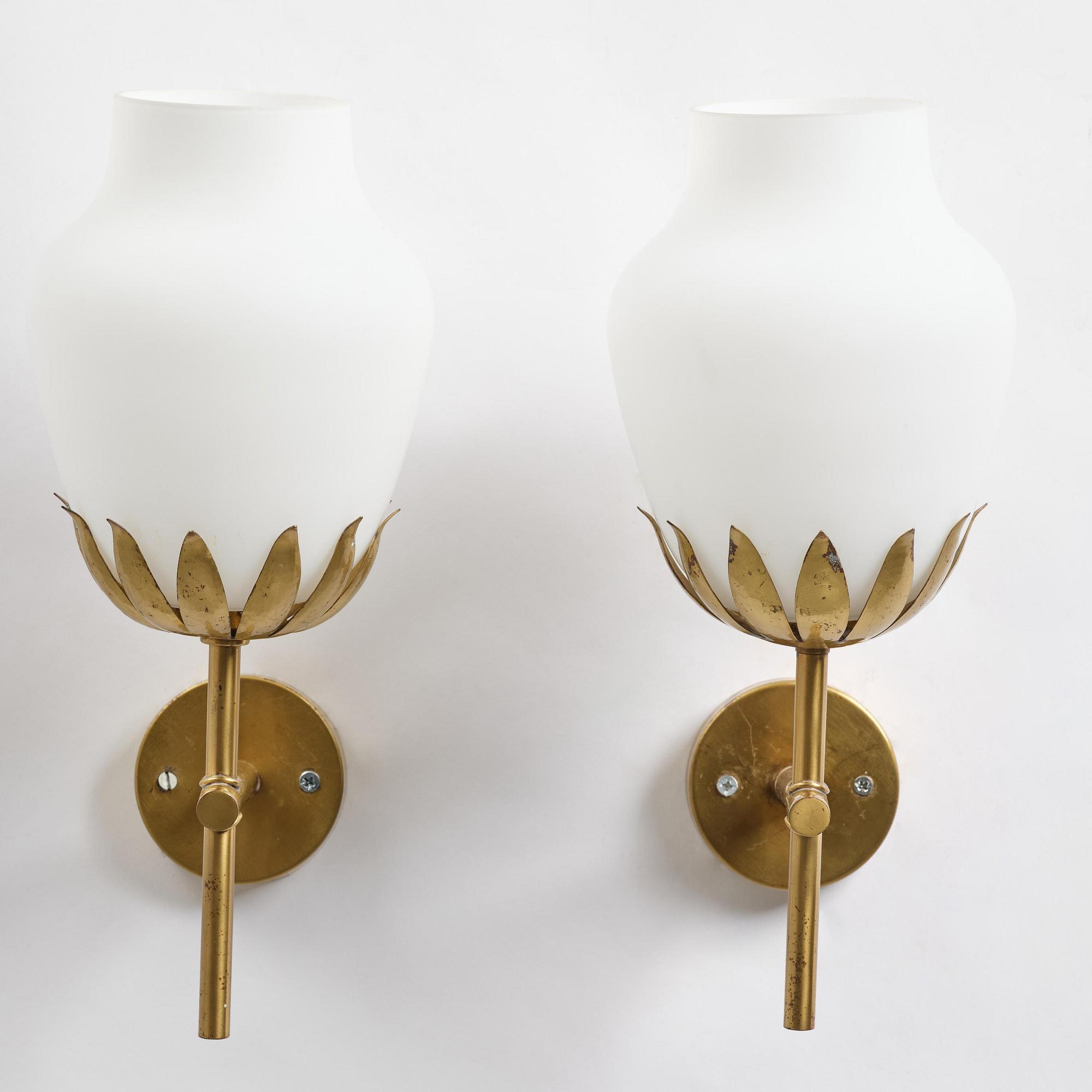 Hans Bergström, a rare pair of wall lamps model "377A", ateljé Lyktan, Åhus, 1940s-50s.