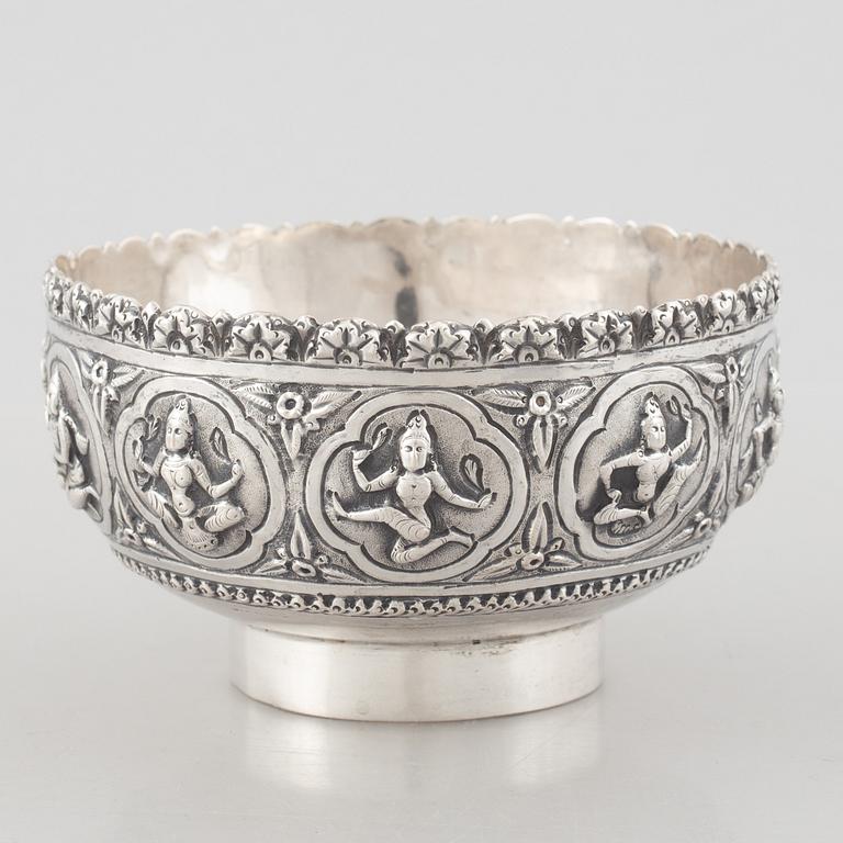 A silver bowl, from possibly India/ Sri Lanka, 20th century.