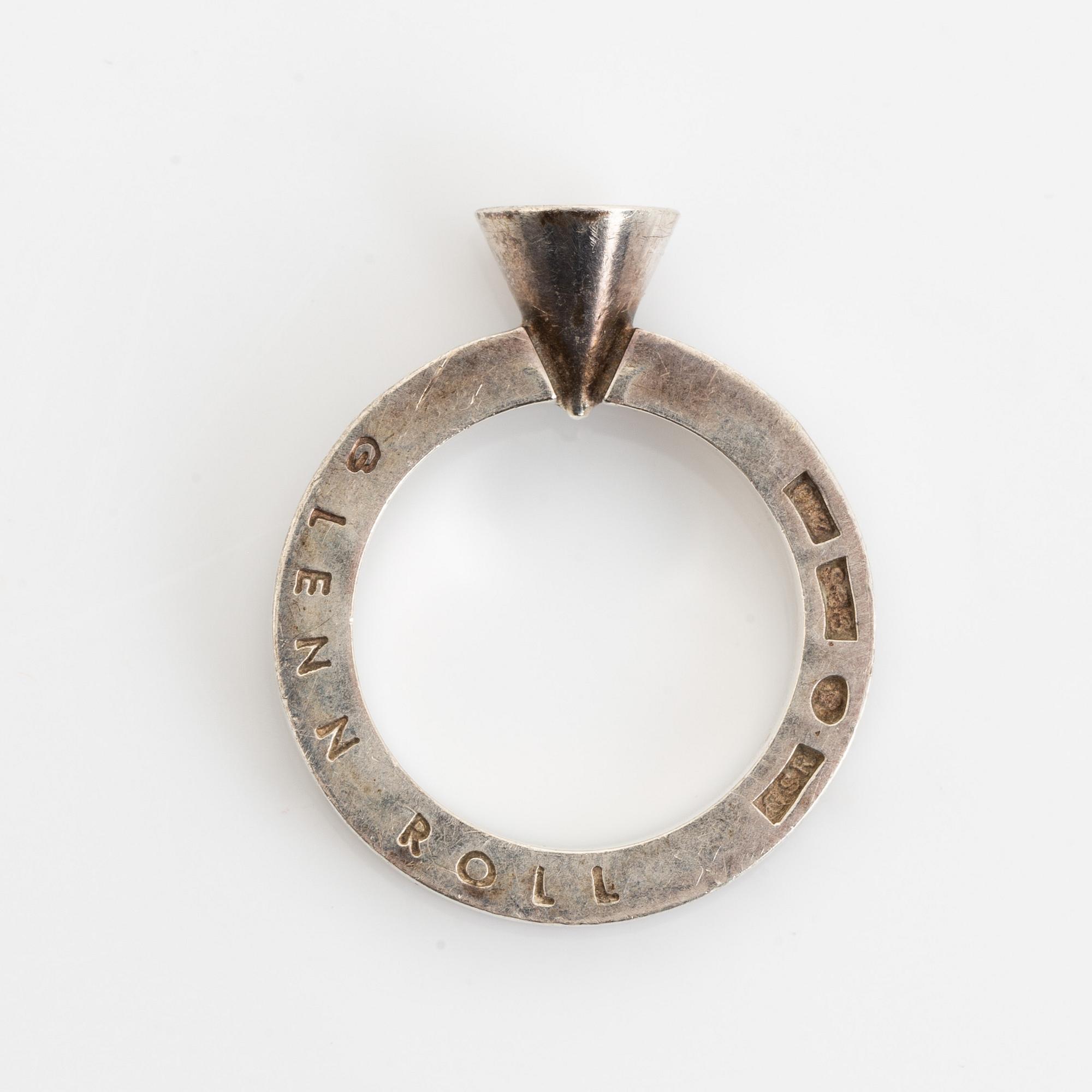 Ring, Glenn Roll, silver med briljantslipad diamant.