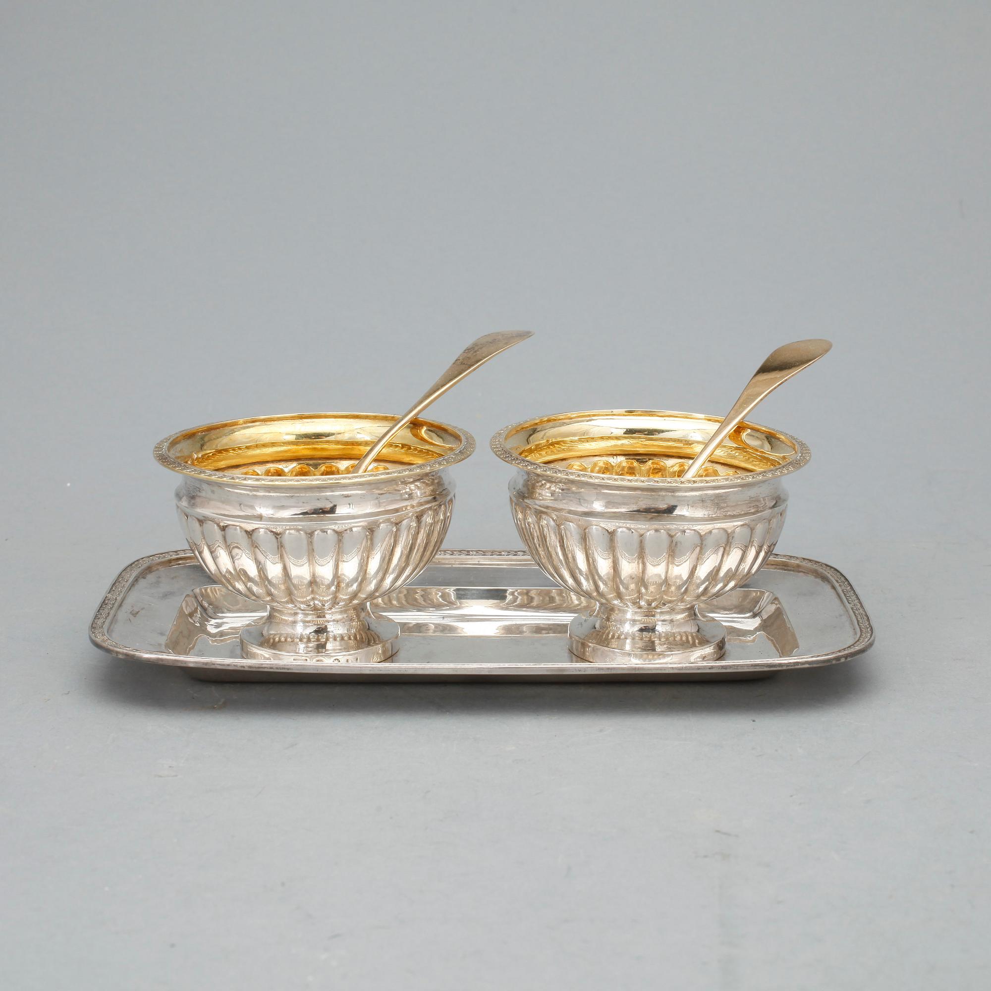 SKÅLAR, silver, Anders Lundqvist, Stockholm, 1831. Totalvikt 414 gram.