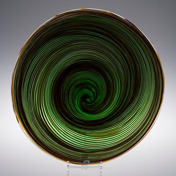 OIVA TOIKKA, A BOWL. Signed Oiva Toikka, Nuutajärvi Notsjö. 1970s.