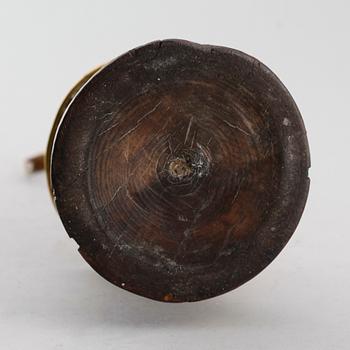 LJUSSTAKE, trä och mässing, 1700-tal.