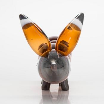 Klaus Haapaniemi, veistos, lasia, "Punaselkä", Iittala. Signeerattu Klaus H. Iittala 717/1000.