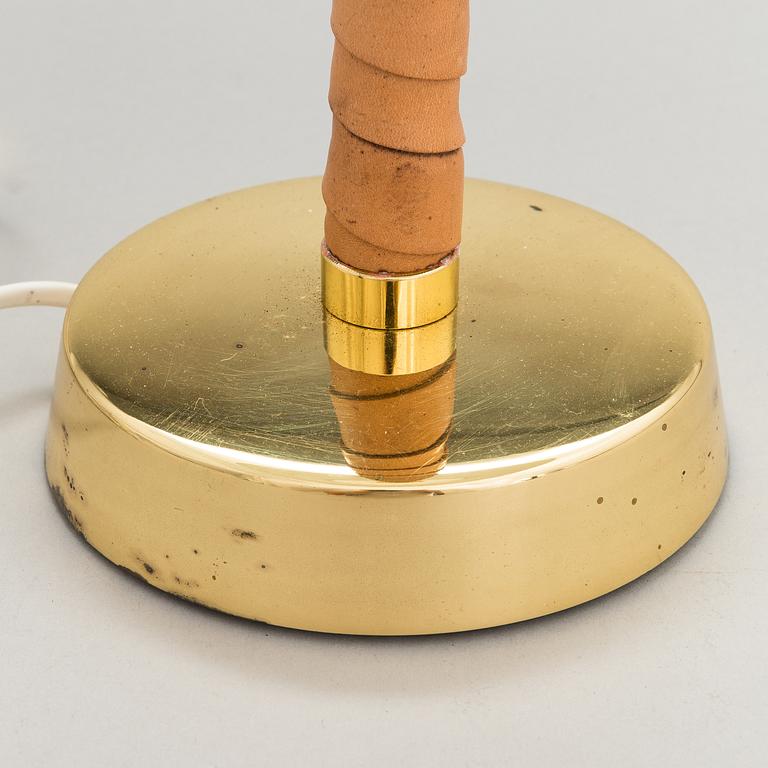 Lisa Johansson-Pape, bordslampa, modell 940-025, Orno 1900-talets slut.