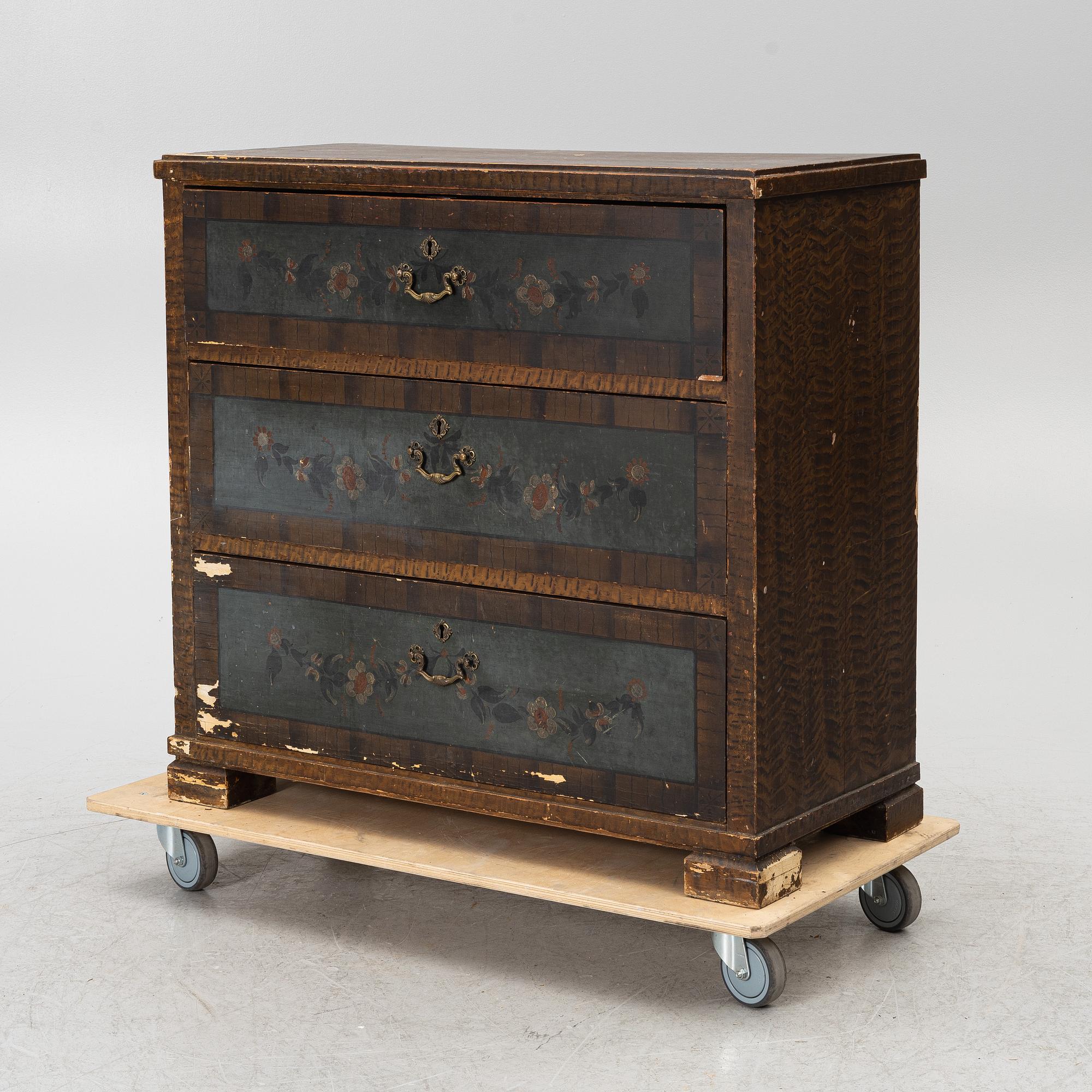 A chest of drawers, late 19th century.