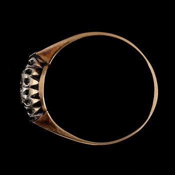 RING, 18K guld, briljantslipade diamanter och safirer, svenska stämplar, 1919. Total vikt ca 2 g.