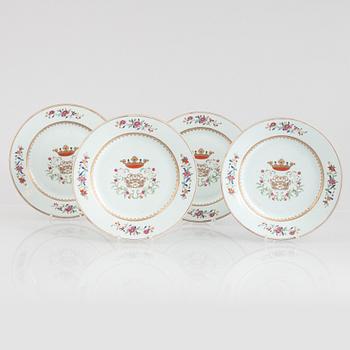 A set of four Chinese famille rose porcelain plates, Qing dynasty, Qianlong (1736-95).