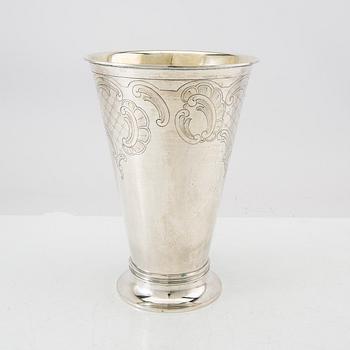 A Swedish silver vase mark of Edlunds silver factory Stockholm 1950, weight 564 grams.