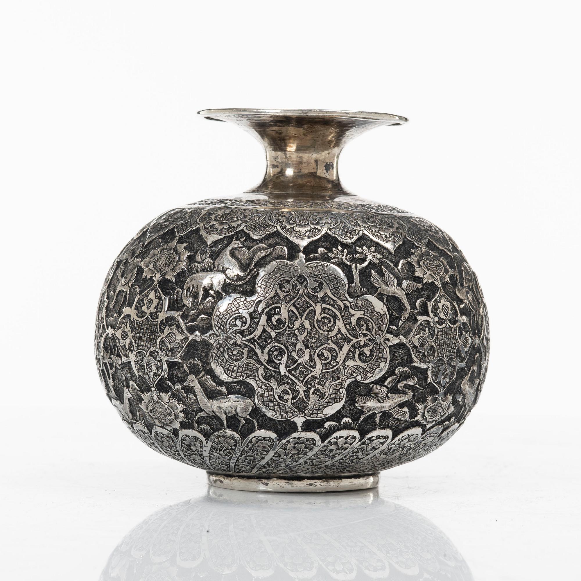 Vas, silver, Persien (Iran), sen Qajardynasti / tidigt 1900-tal.