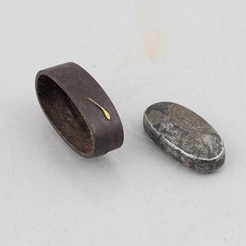 Fuchi and Kashira 4 pairs as well as 2 + 3 odd ones, Edo and Meiji.