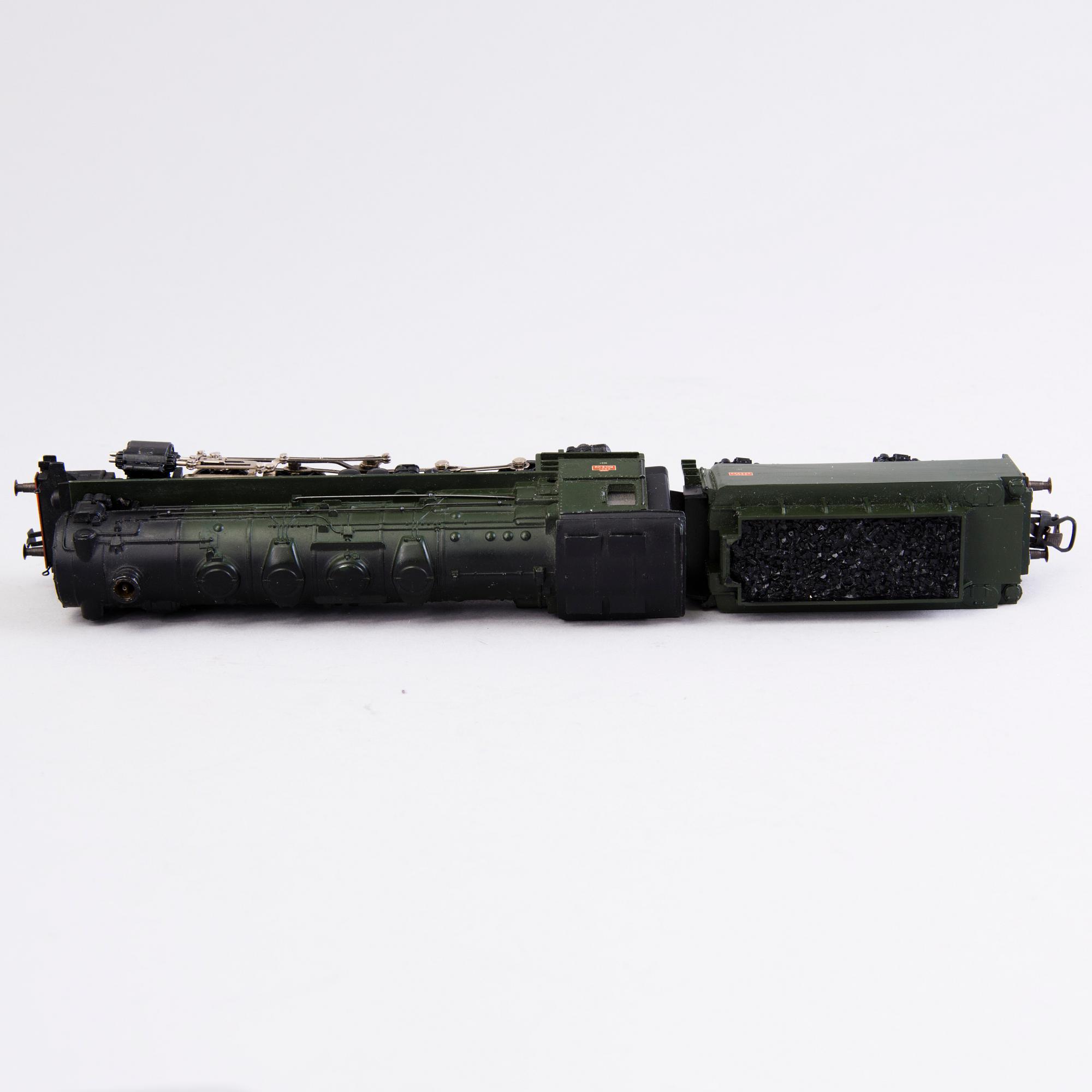 MÄRKLIN, sähkövetureita, 2 kpl ja vaunu, Saksa.