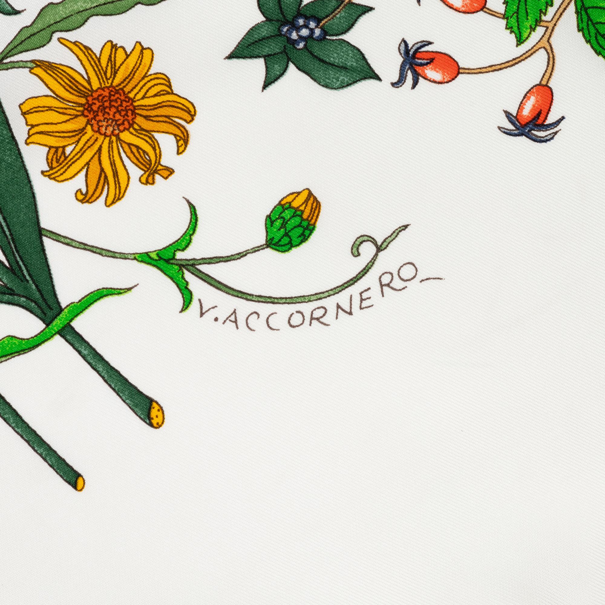 Gucci, a 'Flora' silk scarf.
