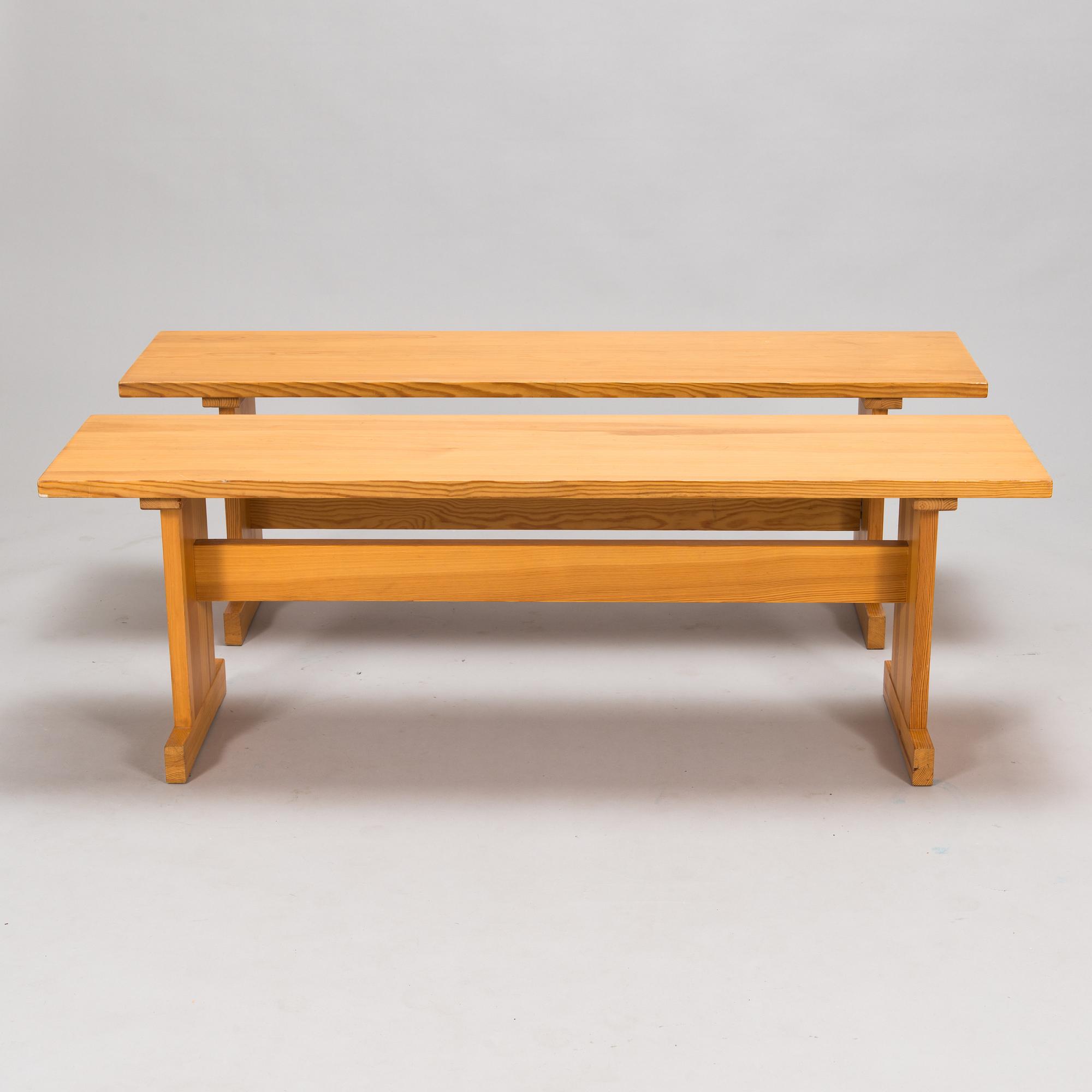 Ilmari Tapiovaara, pöytä kahdella penkillä, Laukaan puu.