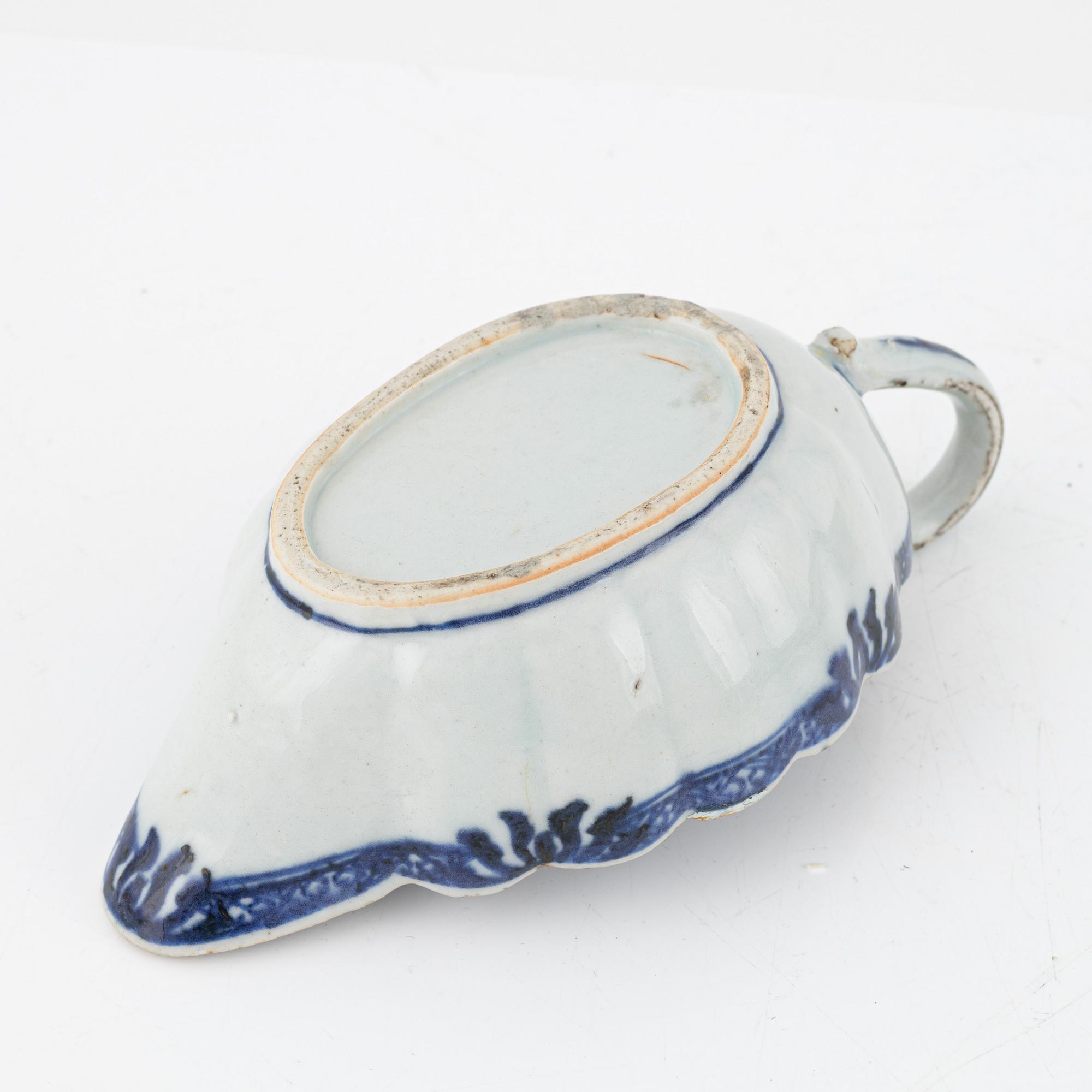 Nine porcelain pieces, China, Qing dynasty, 18th-19th century.