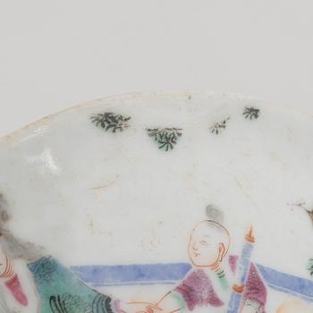 A group of seven Chinese dishes, late Qing dynasty/early 20th Century.