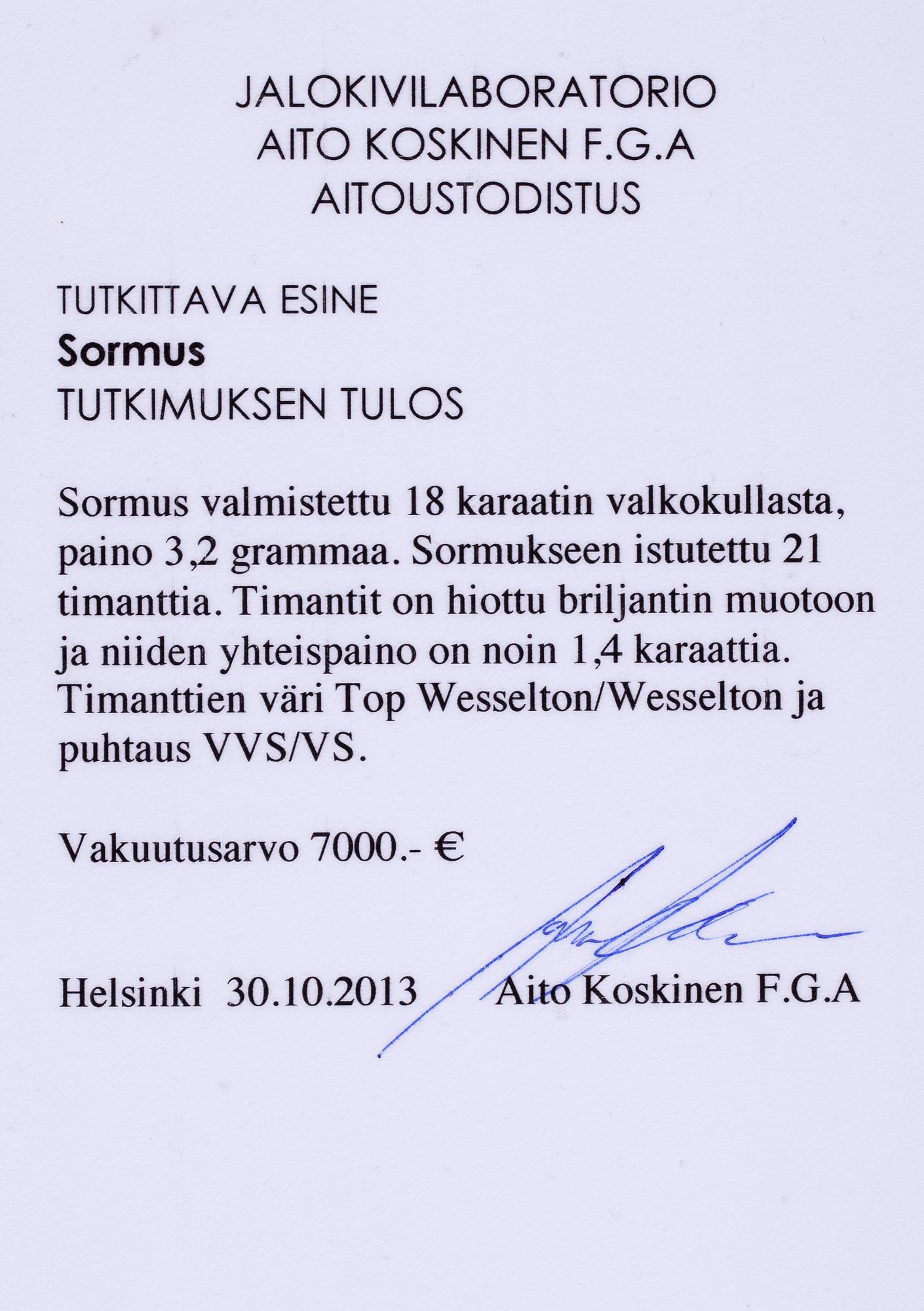 SORMUS, 18K valkokultaa, 21 timanttia yht. 1,40 ct. Keskikivi n. 0,40 ct. Paino 3,2 g. 1990-luku. Todistus.