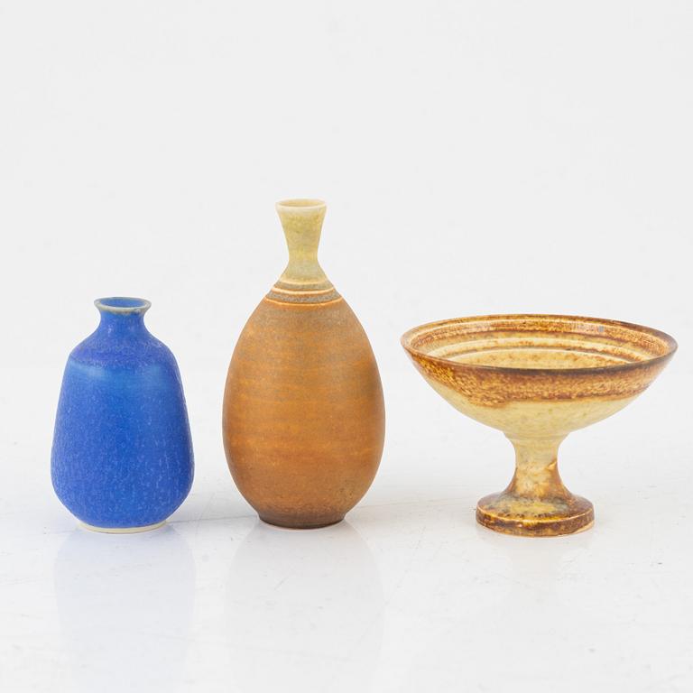 18 miniature stoneware vases and bowls, including Höganäs, Stig Lindberg and Bernt Friberg.