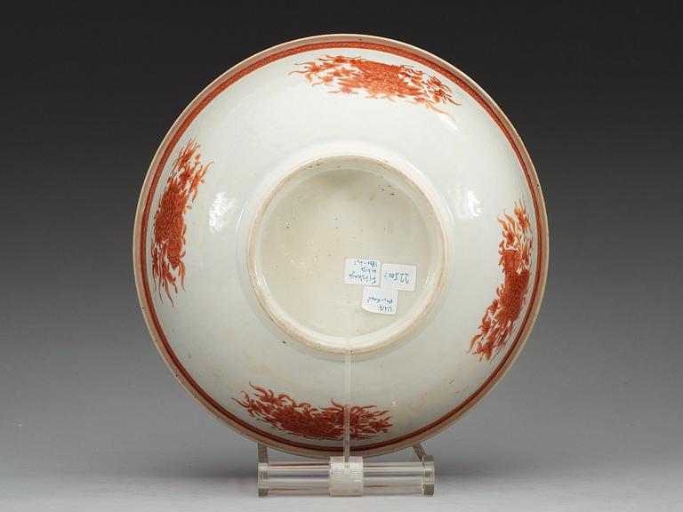 A Fitzhugh rouge de fer bowl, Qing dynasty Jiaqing (1796-1820).