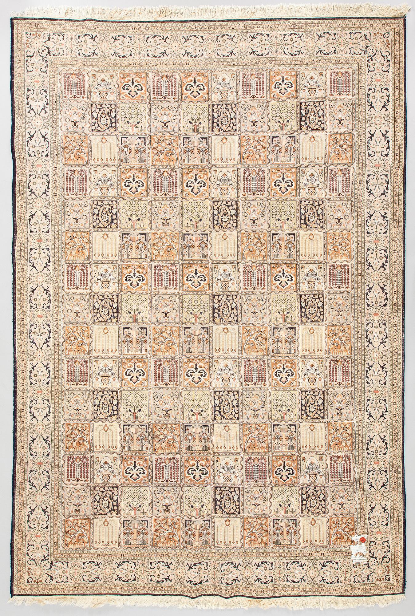 Matto, noin 267 x 182 cm.