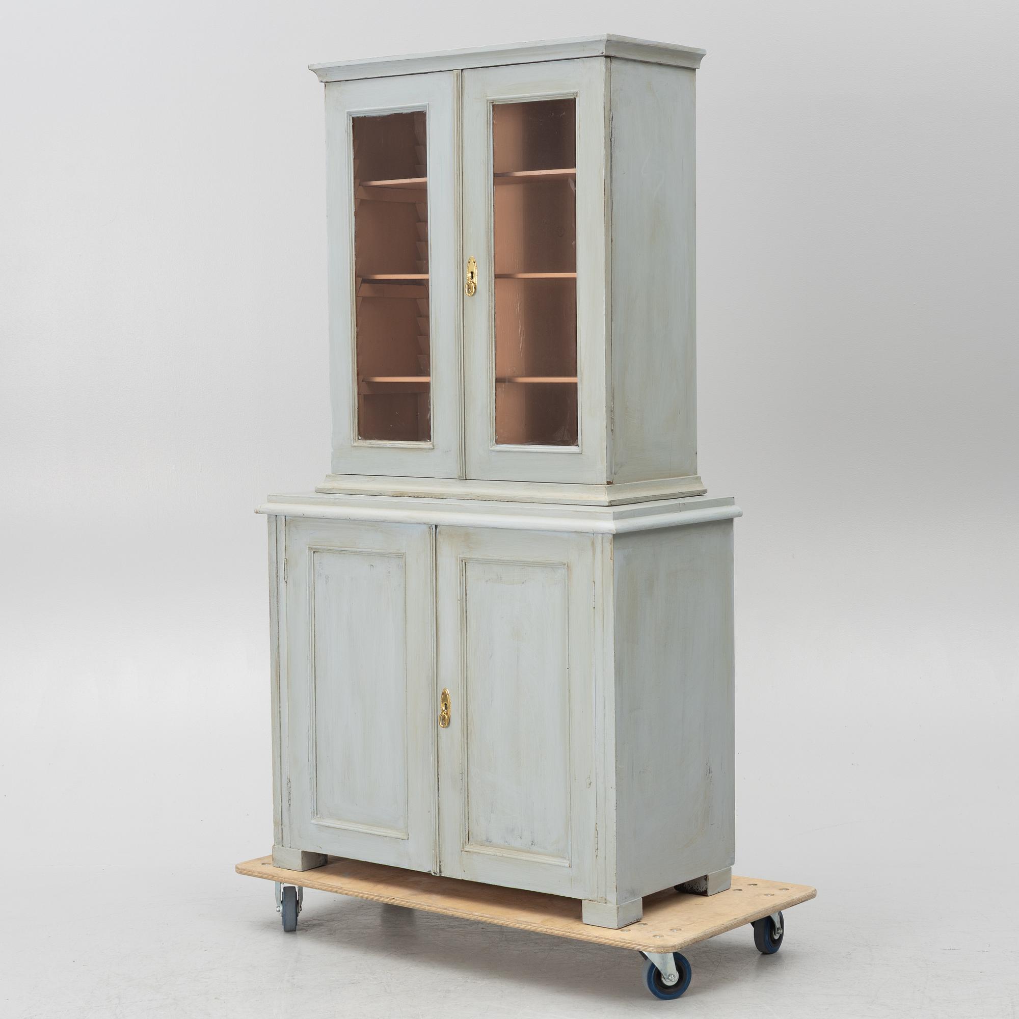 Display cabinet, first half of the 20th century.