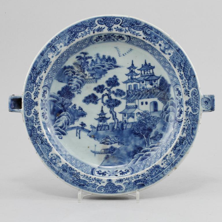 VÄRMEFAT, porslin, Kina, 1800-tal.