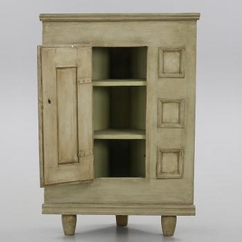 HÖRNSKÅP, 1800-tal.