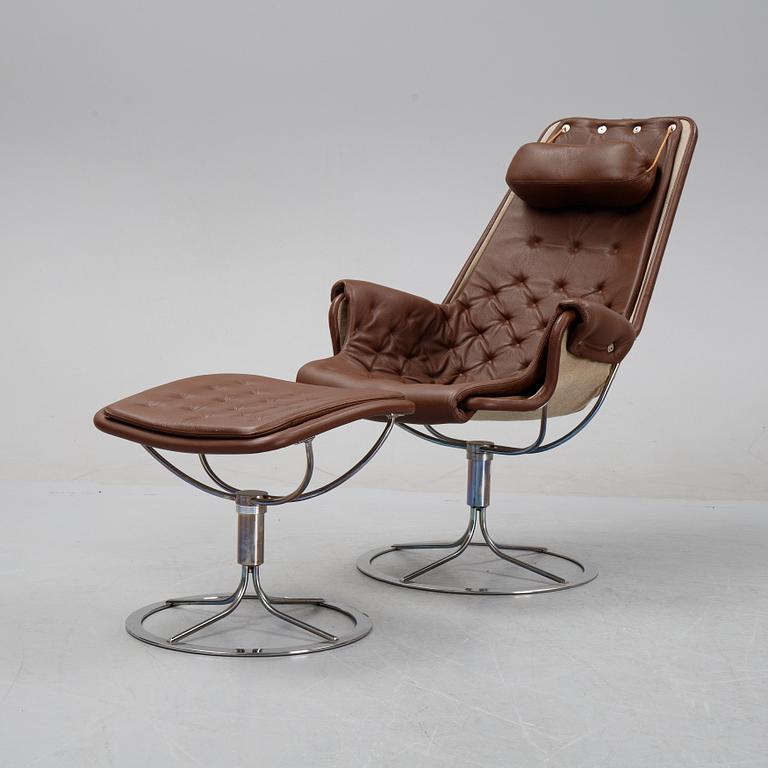Bruno Mathsson, fåtölj, "Jetson", Dux, 2000-tal, samt fotpall, 'Jetson', Swedese, 2018.