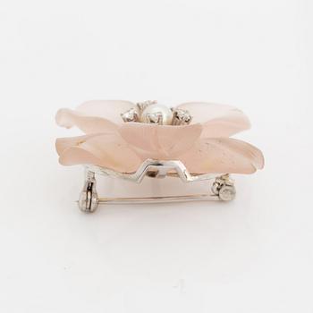 Carved rose quartz, brilliant cut diamond and pearl brooch.