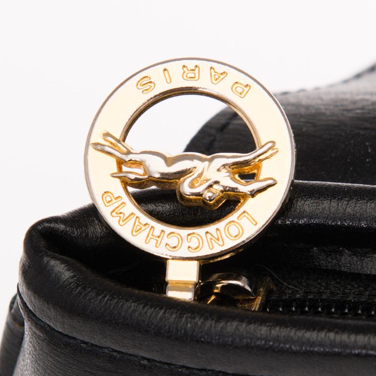 A VINTAGE LONGCHAMP ROSEAU SHOULDER BAG.