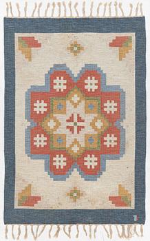 Erik Lundberg, a carpet 'Lister' flat weave c. 206 x 138 cm Vävaregården Eringsboda signed V.
