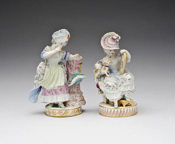 FIGURINER, 2st. porslin, Meissen-liknande märkning. Trol 1900-tal.