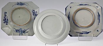 FAT 2 st, SAMT TALLRIK, porslin, Japan resp. Kina 1800-tal.