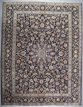 A KESHAN RUG, 400 x 308 cm.