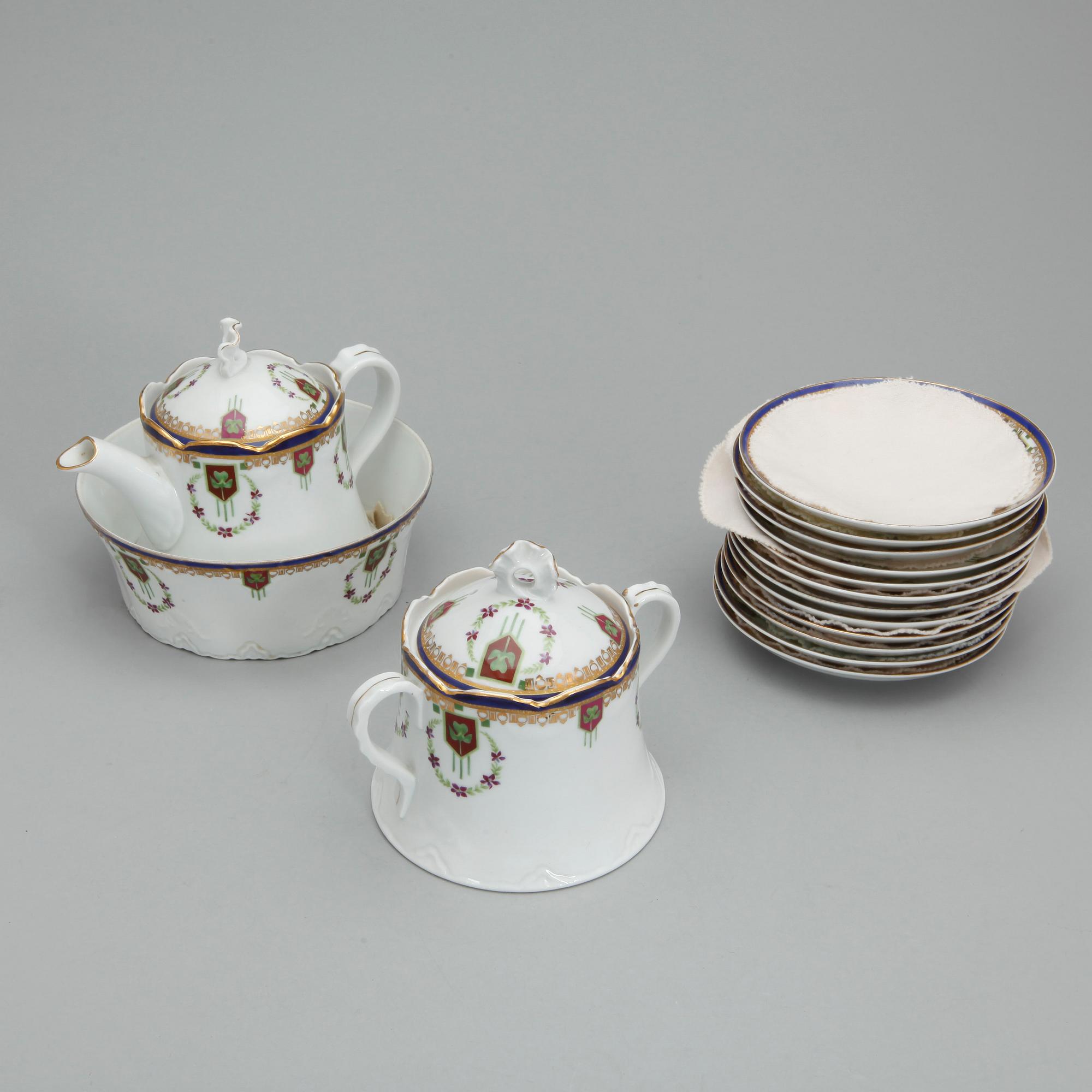 TESERVIS, 13 delar, porslin, Kuznetsov, Jugend, Ryssland, omkr år 1900-.