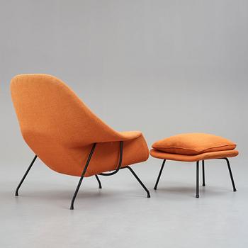 Eero Saarinen, "Womb chair", fåtölj med fotpall, sannolikt licenstillverkad för Nordiska Kompaniet 1960-tal.