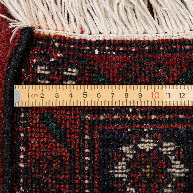 Carpet, possibly Kelardasht, approx. 305 x 212 cm.