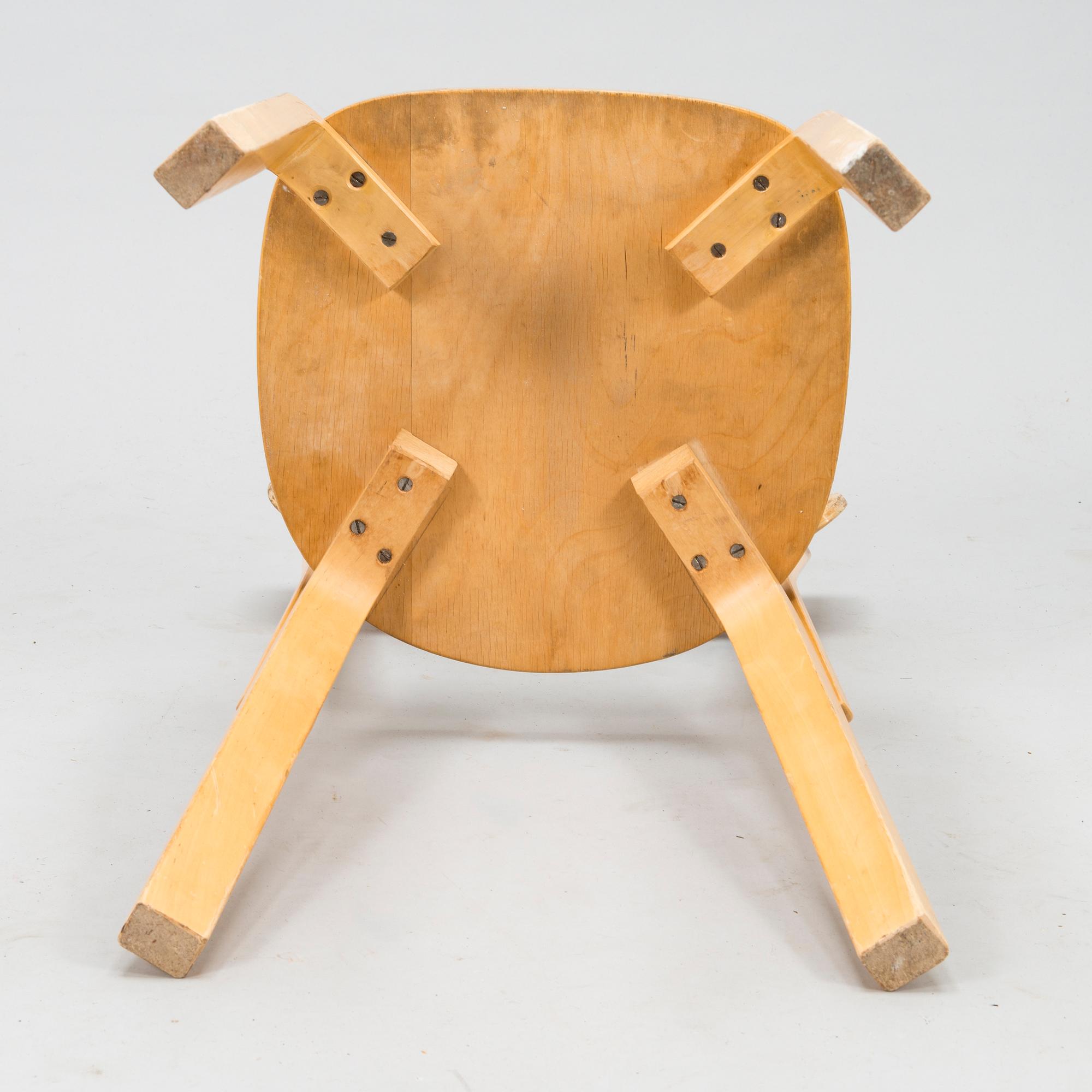 ALVAR AALTO, kirjoituspöytä ja tuoli, Artek 1900-luvun puoliväli.