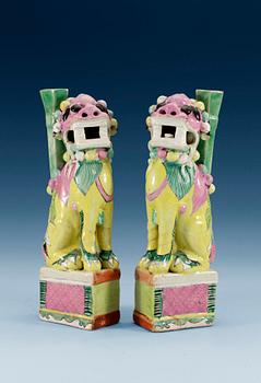 1433. A pair of famille rose candle holders/censers, Qing dynasty, 19th Century. (2).