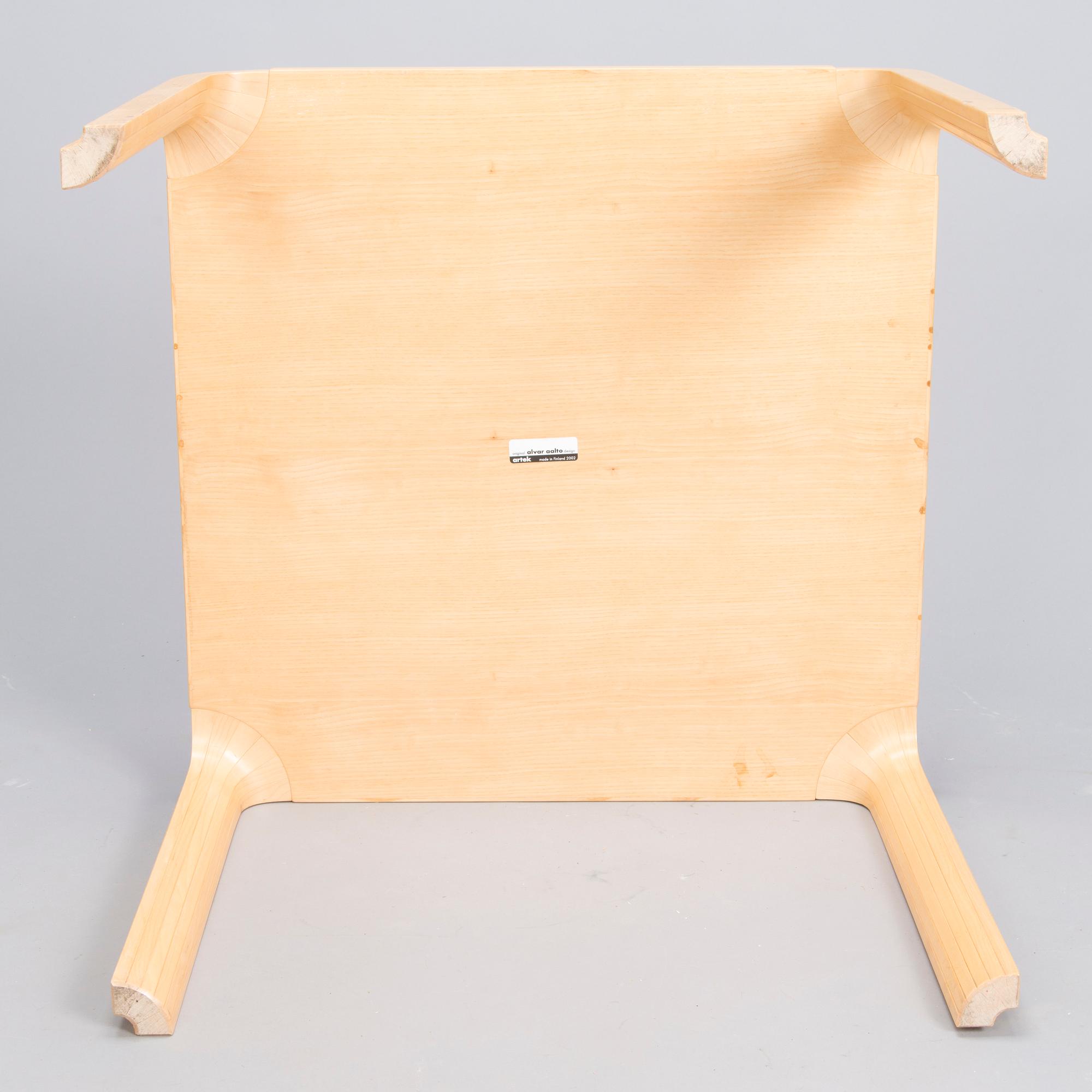 ALVAR AALTO X800C Table by Artek 2002.