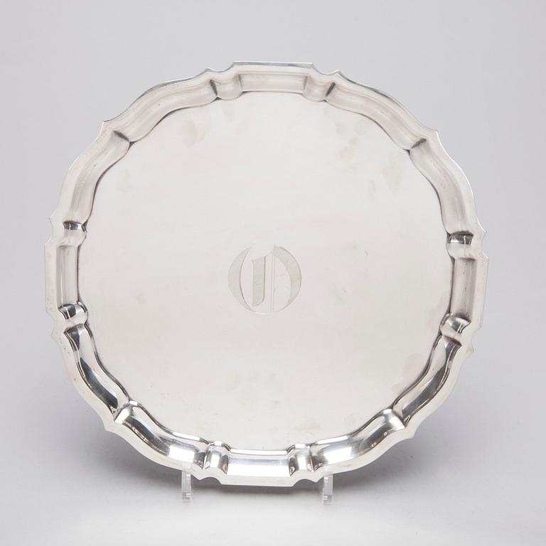 BRICKA, sterlingsilver, "Chippendale" Gorham, Rhode Island, USA 1954. Vikt ca 776,5 g.